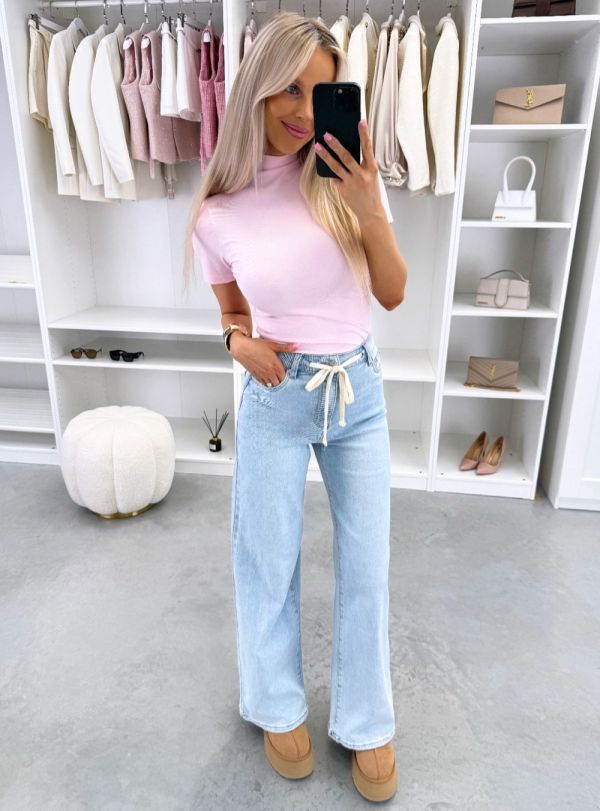 Gaiši Zils Mīksti Un Elastīgi Taisna Piegriezuma Džinsi