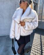 Šviesiai Smėlio Spalvos Luxurious Short Fur Coat