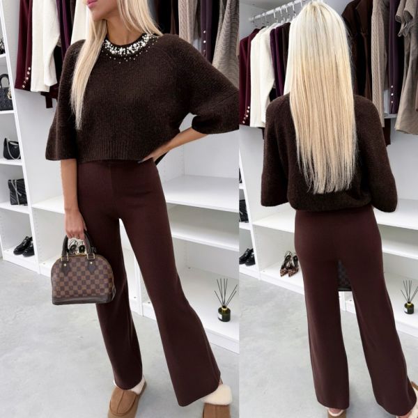 Pruun Pehmed Ja Venivad Sirgelõikelised Püksid