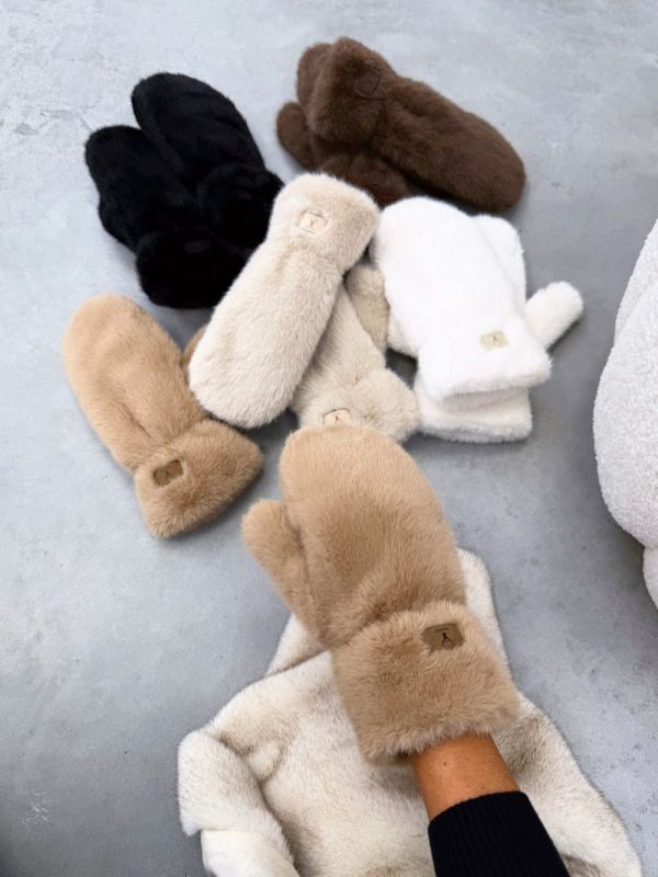 Kaamel Pehmed Ja Soojad Kindad