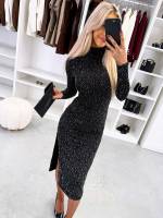 Tumši Sarkans Elastīga Auduma Kleita Ar Mirdzošiem Akmentiņiem Un šķēlumu