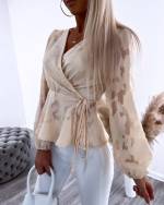 Zila Aptinama Blūze Ar Ziedu Rakstu