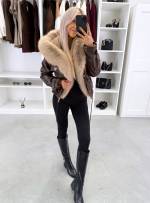 Ciemnoczerwony Parka Z Regulowanym Pasem I Luksusowym Sztucznym Futrem