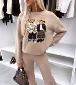 Белое Стильный и уютный свитер