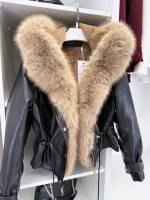 Ciemnoczerwony Parka Z Regulowanym Pasem I Luksusowym Sztucznym Futrem