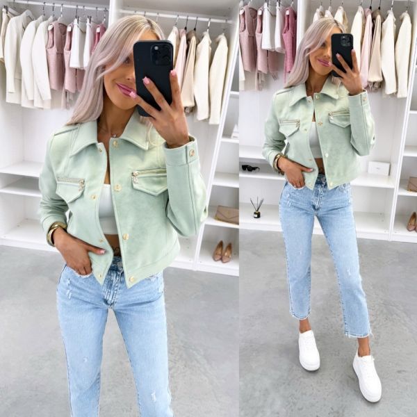 Zaļš Mīksts Džemperis Ar Zelta Toņa Detaļām