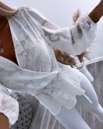 Zila Aptinama Blūze Ar Ziedu Rakstu