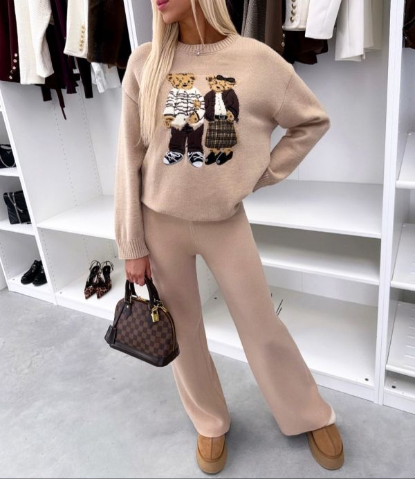 Beež Stiilne Ja Mugav Kampsun