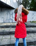 Хаки Зимняя куртка с натуральным мехом и водонепроницаемым материалом.