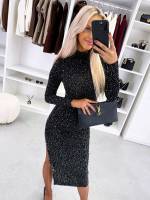 Tumši Sarkans Elastīga Auduma Kleita Ar Mirdzošiem Akmentiņiem Un šķēlumu