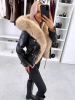 Ciemnoczerwony Parka Z Regulowanym Pasem I Luksusowym Sztucznym Futrem